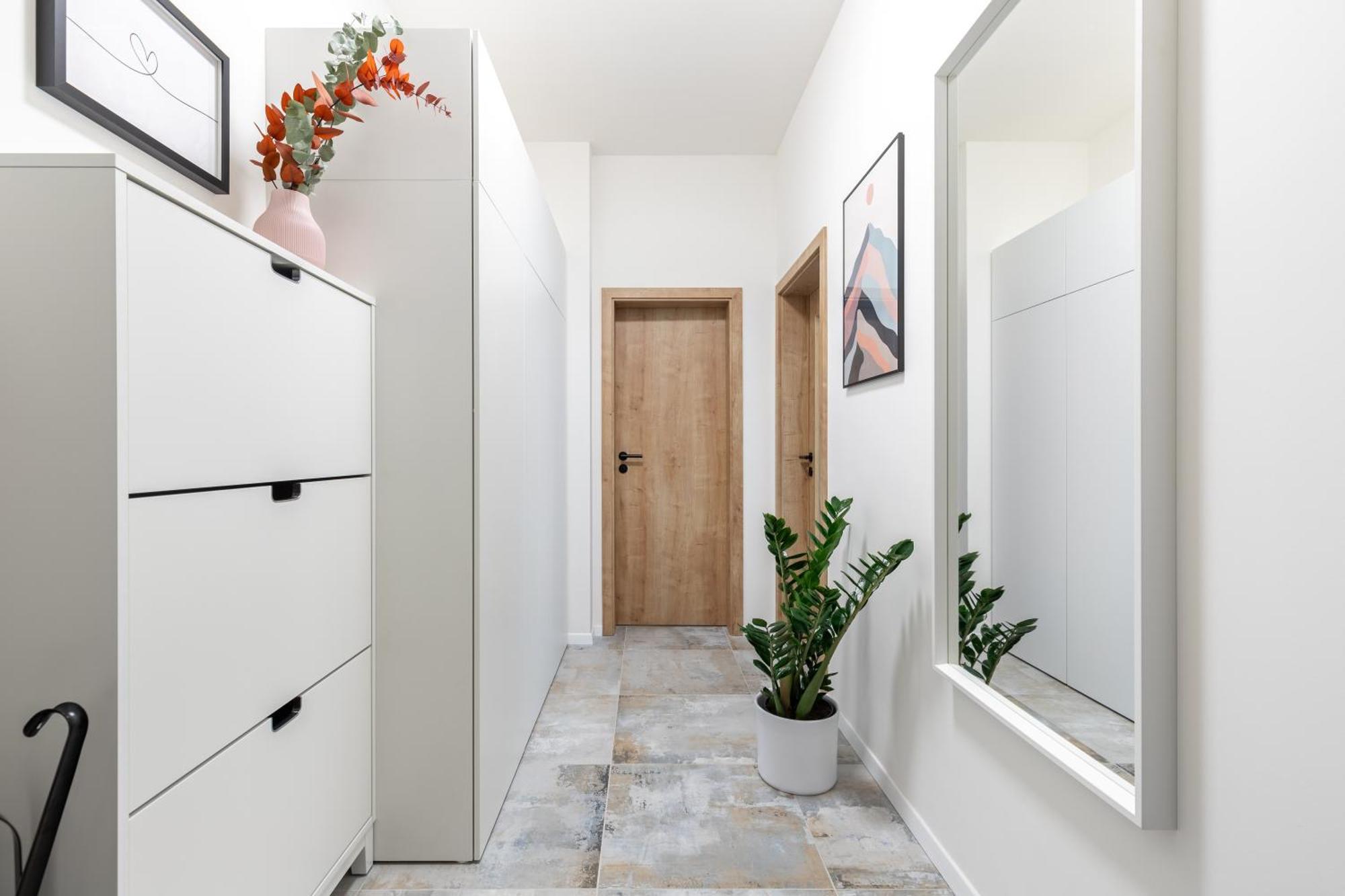 Fully Equipped Apartments With Terraces, Free Garage Parking, Netflix & Ac - By Apartmany Slapanice Cz Екстериор снимка