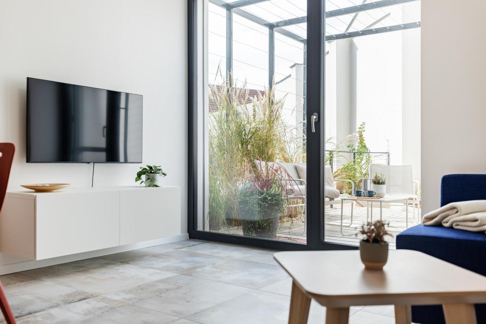 Fully Equipped Apartments With Terraces, Free Garage Parking, Netflix & Ac - By Apartmany Slapanice Cz Екстериор снимка
